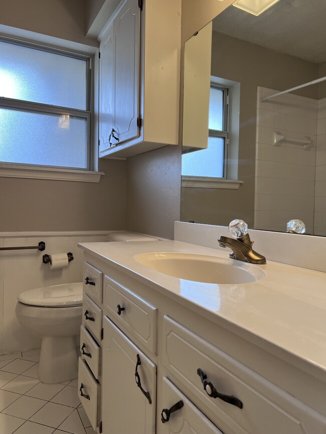 Building Photo - 2909 N Tropicana Ave