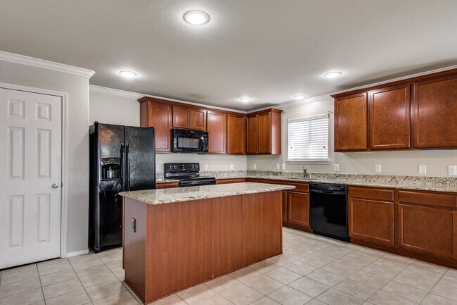 Building Photo - 1413 Lone Pine Dr