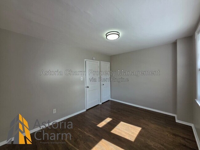 Building Photo - 1418 N Dukeland St