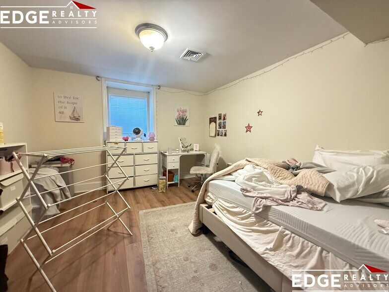 Building Photo - 45 Radnor Rd