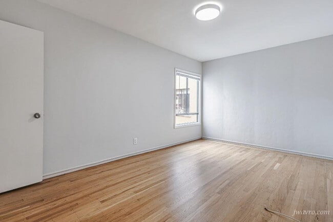 Building Photo - 80 Terra Vista Ave