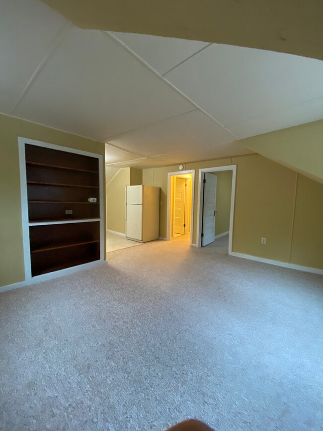 Building Photo - 7932 Violet Dr