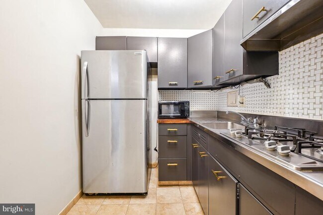 Building Photo - 2401 H St NW