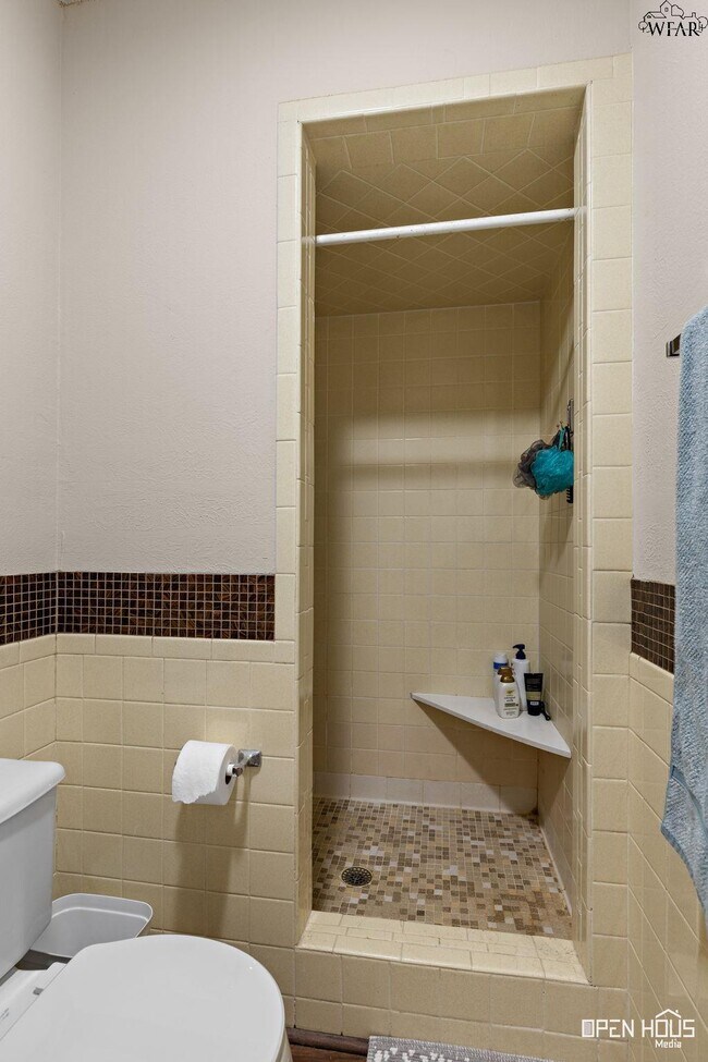 Building Photo - 2810 Fleming Rd