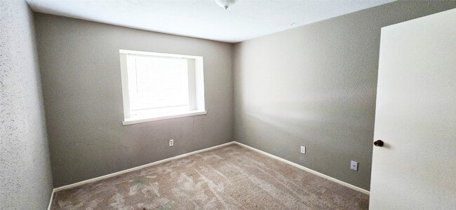 Building Photo - 13823 Clark Towne Rd