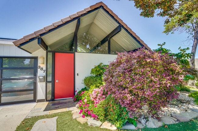 Primary Photo - Gorgeous 4 Bed, 2 Bath Eichler in Sunnyvale