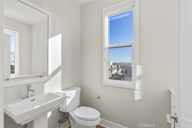 Building Photo - 157 Novel