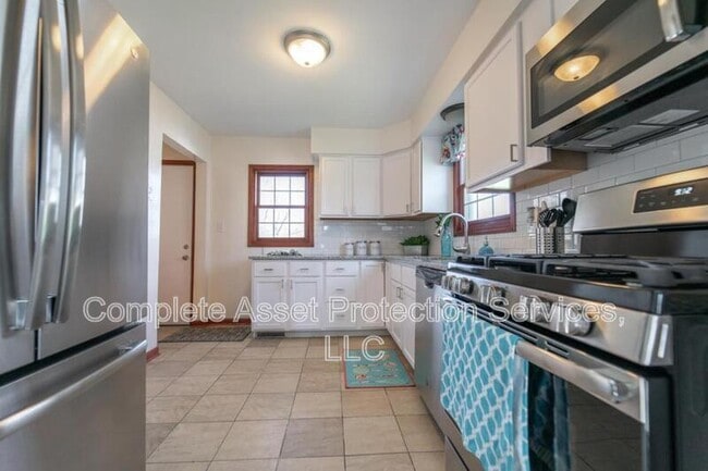 Building Photo - 7334 Marshall St