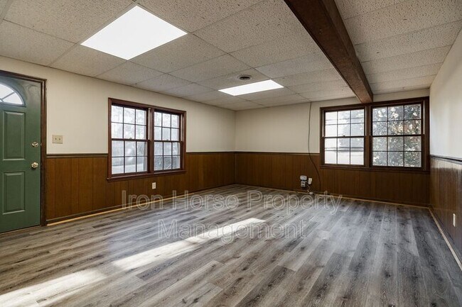 Building Photo - 265 Ponderosa Dr