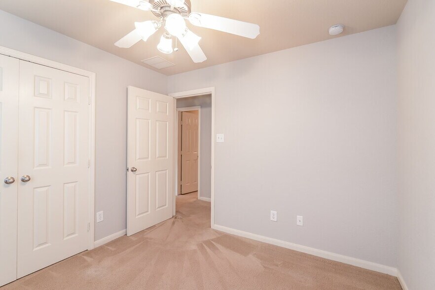 Building Photo - 17918 Green Trace Ln