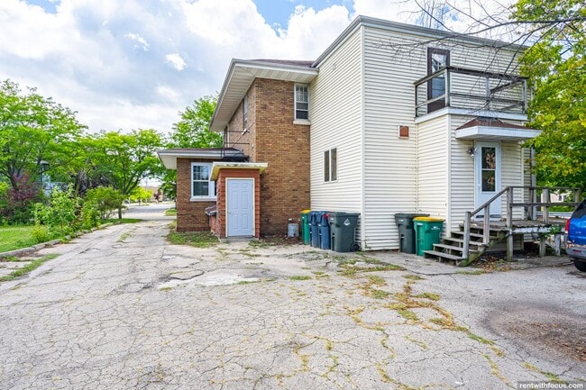 Building Photo - 85 Sheboygan St