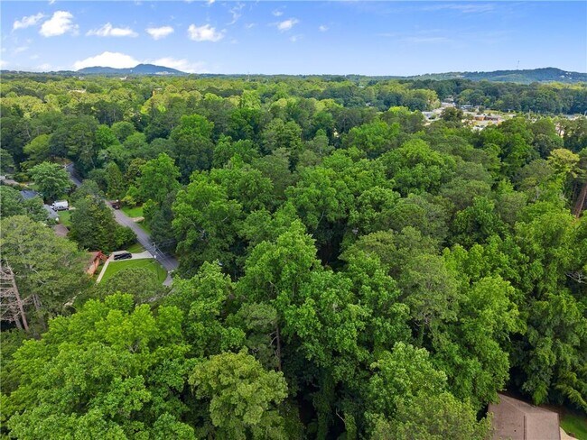 Building Photo - 269 Terrydale Dr SE