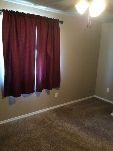 Building Photo - Beautiful 3 bedroom, 2.5 bath in the  Hampton Place/Candlewood Estates!