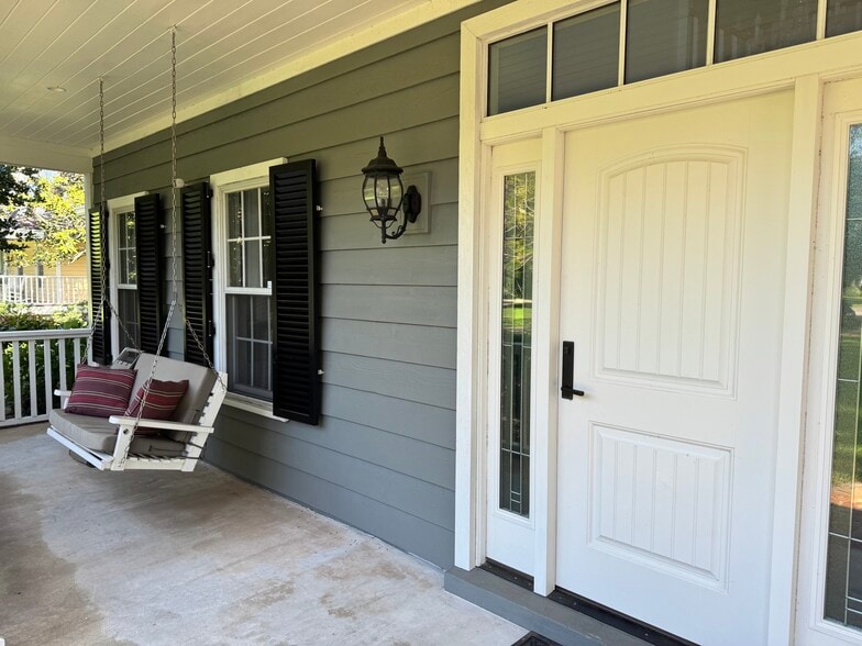 Building Photo - 4885 13th Ln