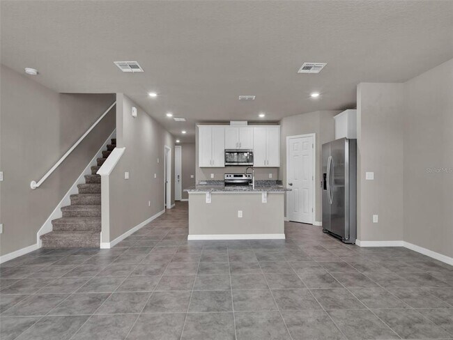 Building Photo - 743 Legacy Dr