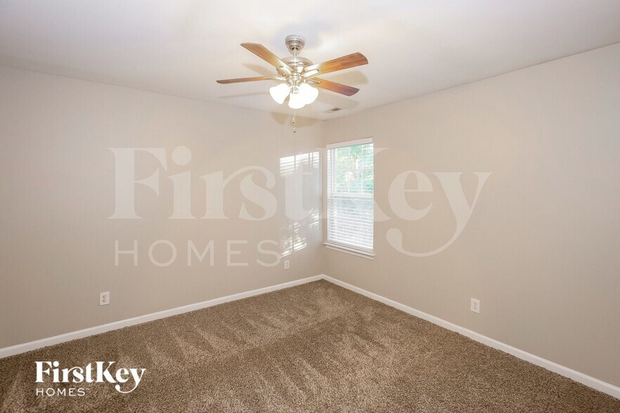 Building Photo - 11101 Dulin Creek Blvd