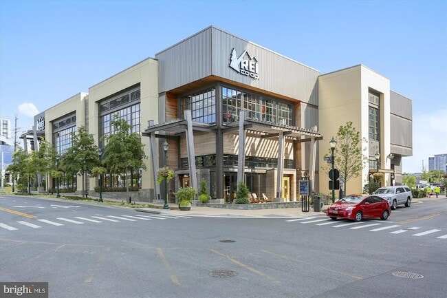 Building Photo - 930 Rose Ave