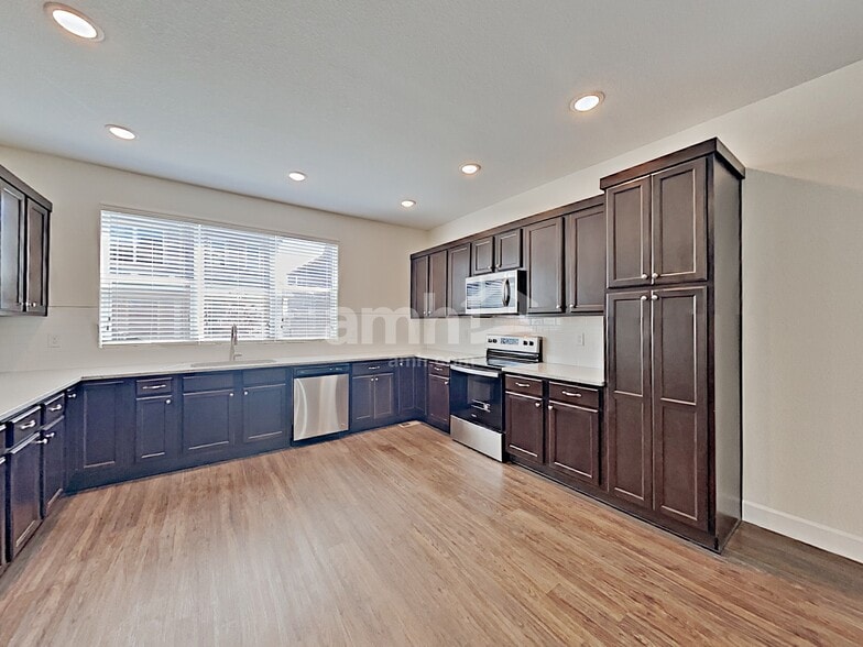 Building Photo - 4743 Crestone Peak St