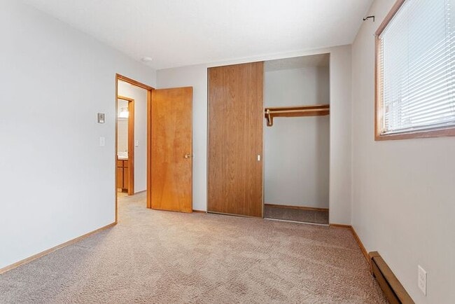 Building Photo - Remodeled 2 bedroom across from Providence...