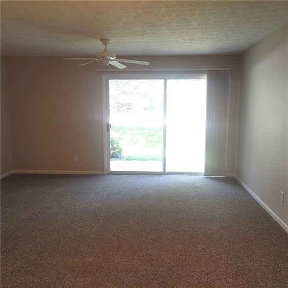 Building Photo - 6620 Green Branch Dr