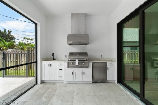 Building Photo - 833 91st Ave N