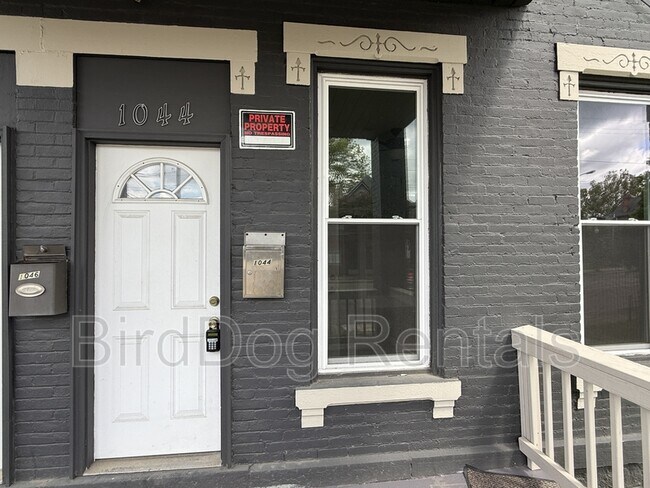 Building Photo - 1044-1046-1046 E Long St