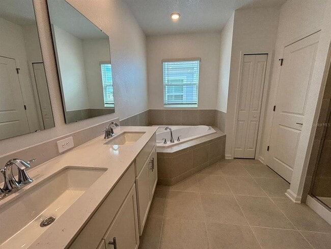 Building Photo - 6097 Meditation Dr