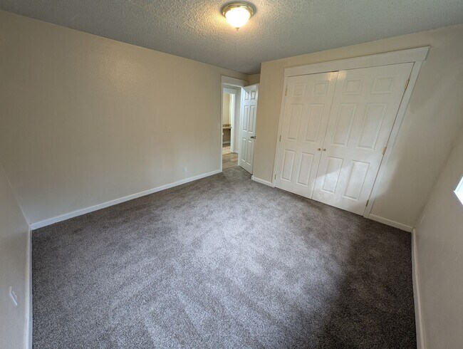 Building Photo - Corner Lot Triplex Unit in Gig Harbor, Ava...