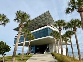 Building Photo - 275 1st Ave S