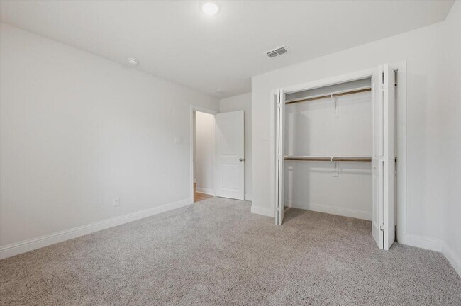 Building Photo - 104 S Jordan St