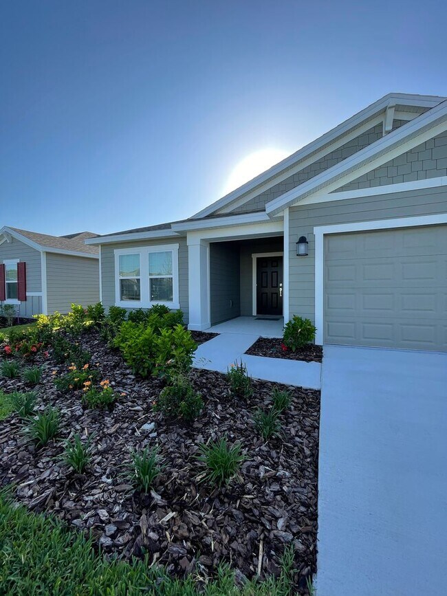 Building Photo - BEAUTIFUL BRAND NEW 2022 Home in the new S...