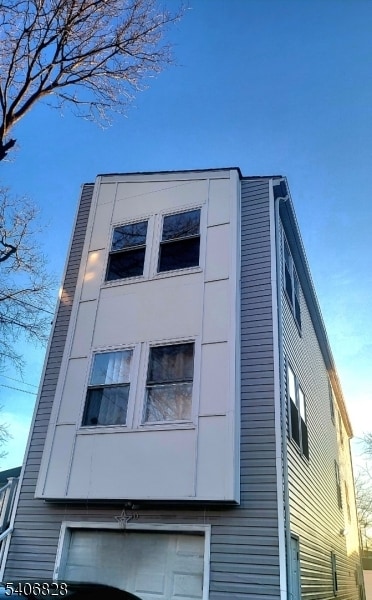 Building Photo - 10 Shaw Ave