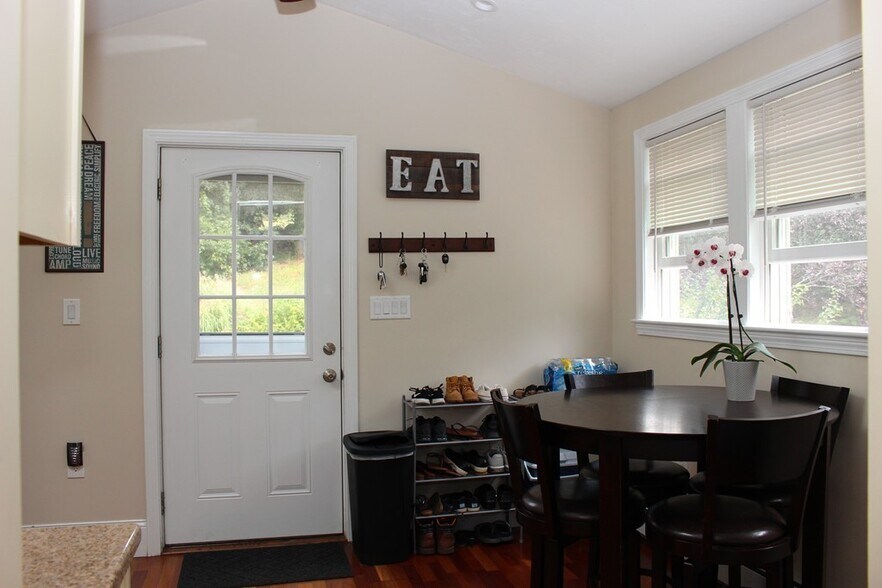 Kitchen - 315 Franklin St