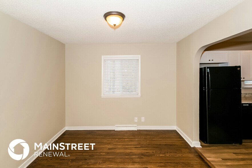 Building Photo - 624 Lisa Ln