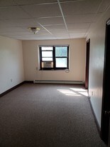 Building Photo - 105 S Main St