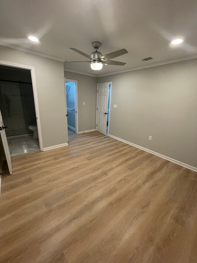 Building Photo - 1312 13th Ave SW