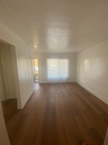 Building Photo - 3402 Mayfair Dr S