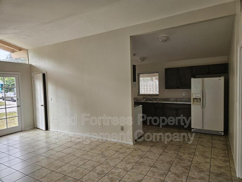 Building Photo - 1635 Newport Ct