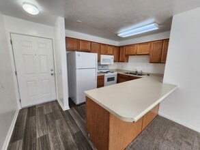 Building Photo - 717 S 600 E