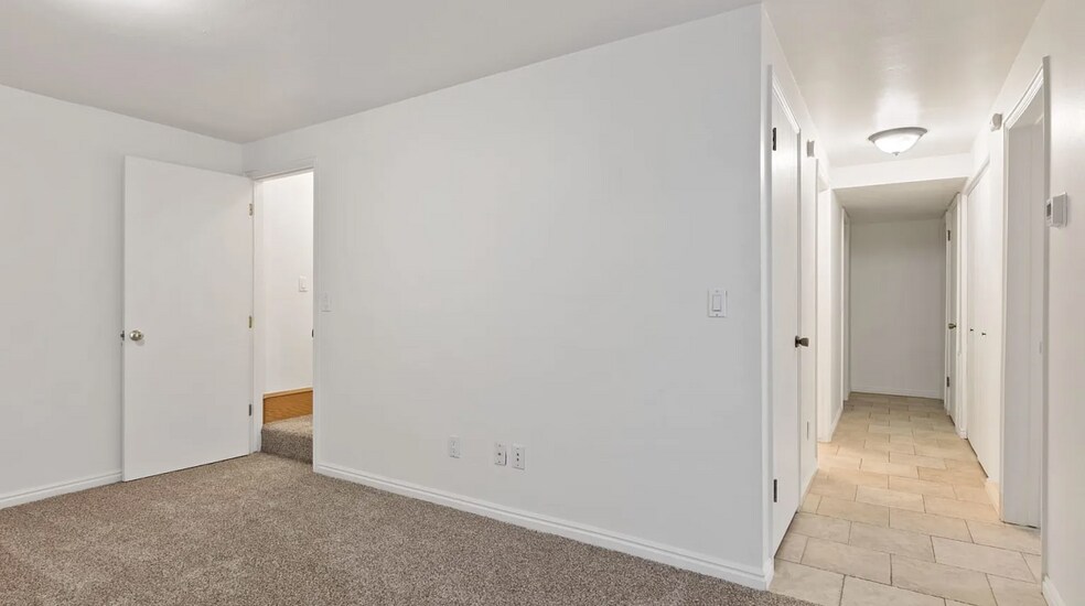 Building Photo - 423 E 2100 N