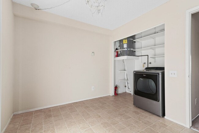 Building Photo - 11487 Matinal Cir