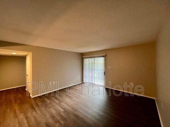 Building Photo - 5016 Sardis Rd
