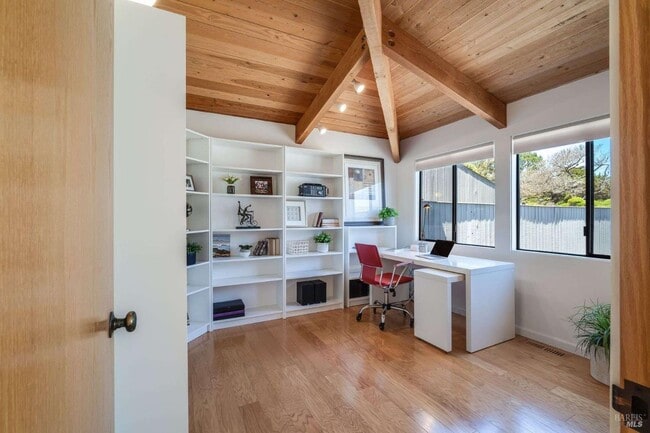 Building Photo - 470 Grey Whale