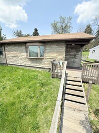 Building Photo - Updated 2BD 1BA house in McKeesport!