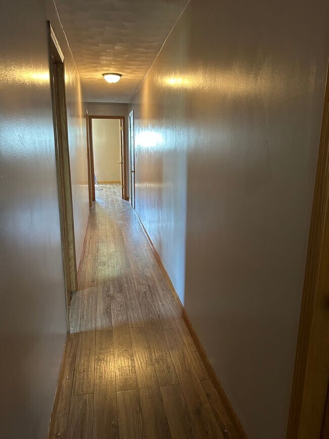 Building Photo - Updated 3-Bedroom Home