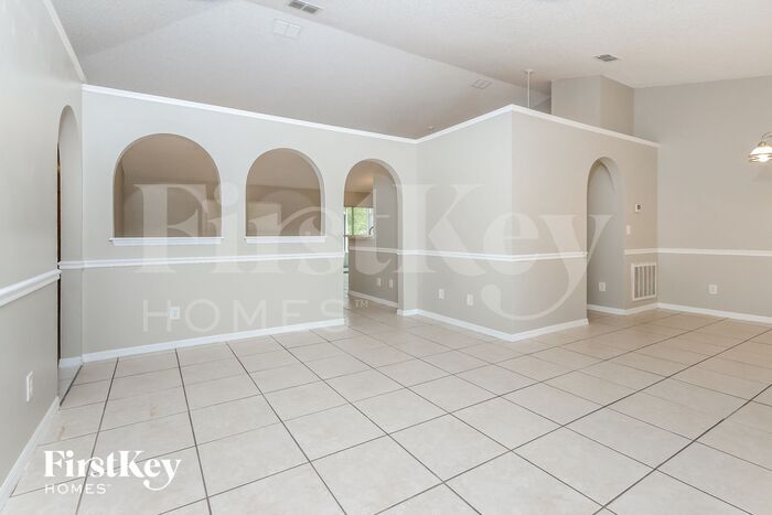 Building Photo - 2998 SW Vittorio St