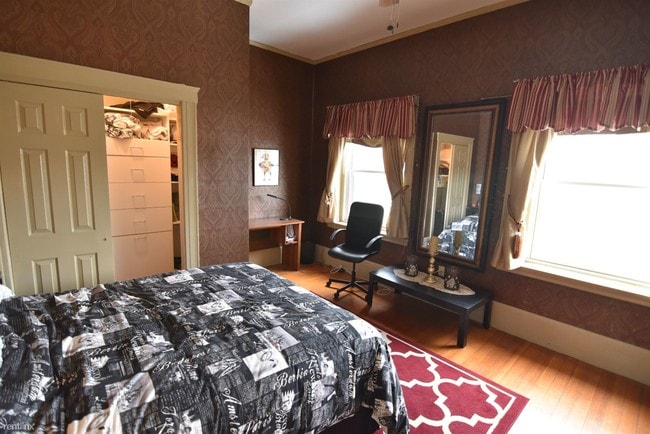 Building Photo - 2 br, 1 bath  - 1692 Beacon Street 3