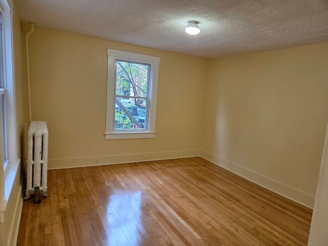 Building Photo - 153 Hamilton St