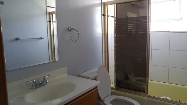 Building Photo - 10351 Canterbury St