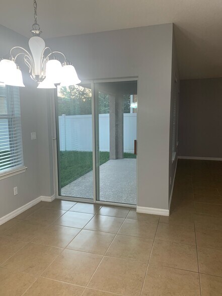 Building Photo - 2744 Stanwood Dr
